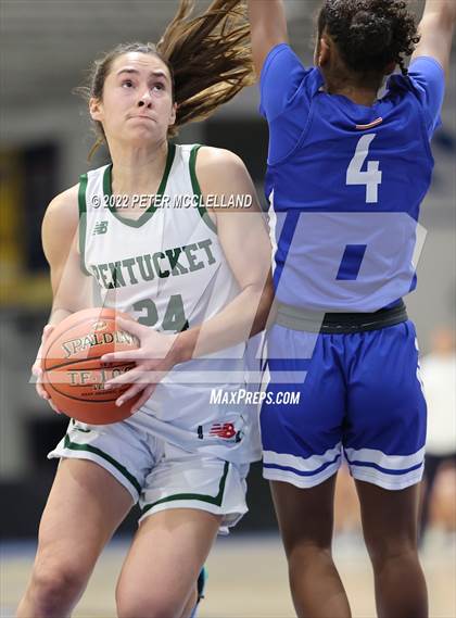Thumbnail 2 in Methuen vs Pentucket Regional (Commonwealth Christmas Classic) photogallery.