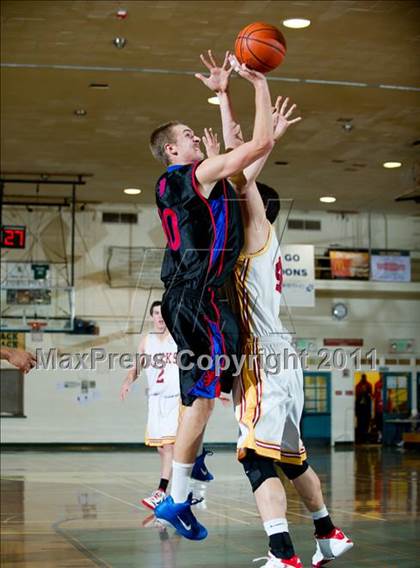 Thumbnail 3 in Ocean View vs San Marcos (Santa Barbara Holiday Classic) photogallery.