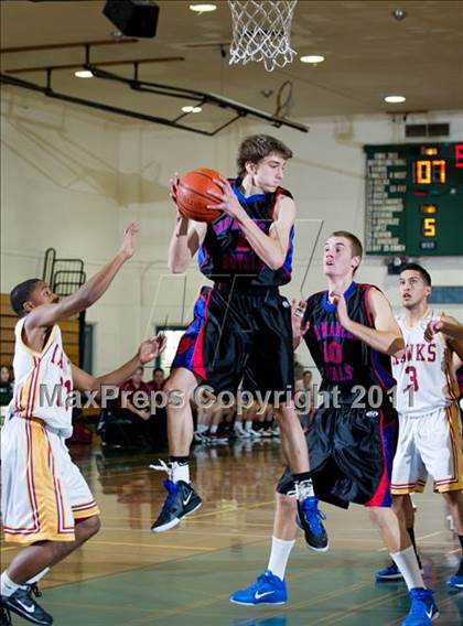 Thumbnail 1 in Ocean View vs San Marcos (Santa Barbara Holiday Classic) photogallery.