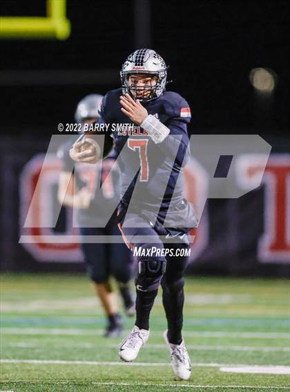 Thumbnail 3 in Loveland vs. Dakota Ridge (CHSAA 4A Second Round) photogallery.