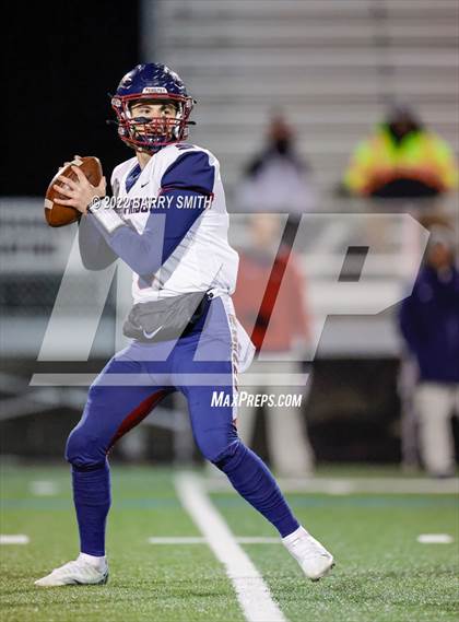 Thumbnail 3 in Loveland vs. Dakota Ridge (CHSAA 4A Second Round) photogallery.