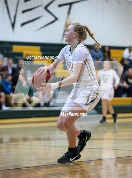 Thumbnail 3 in Mountain Vista vs. Prairie View (CHSAA 5A Round 1 Playoff) photogallery.
