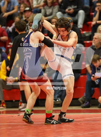 Thumbnail 2 in CHSAA 3A Region 4 Day One photogallery.