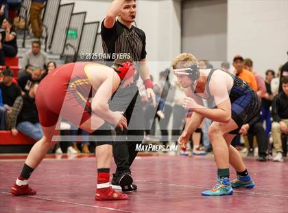 Thumbnail 3 in CHSAA 3A Region 4 Day One photogallery.