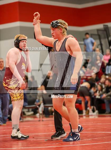 Thumbnail 3 in CHSAA 3A Region 4 Day One photogallery.