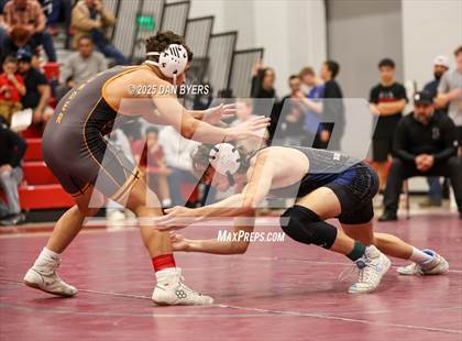 Thumbnail 1 in CHSAA 3A Region 4 Day One photogallery.