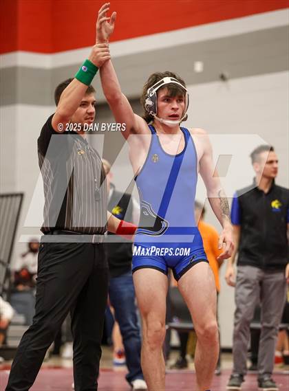 Thumbnail 2 in CHSAA 3A Region 4 Day One photogallery.
