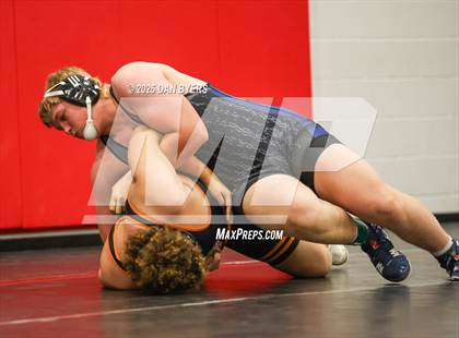 Thumbnail 3 in CHSAA 3A Region 4 Day One photogallery.