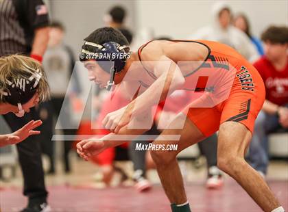 Thumbnail 1 in CHSAA 3A Region 4 Day One photogallery.