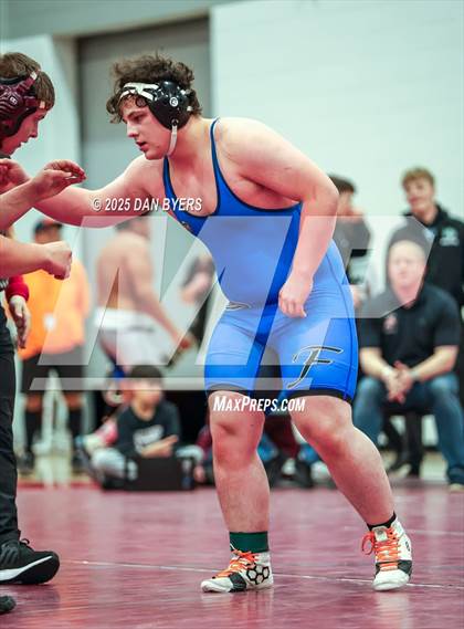 Thumbnail 3 in CHSAA 3A Region 4 Day One photogallery.