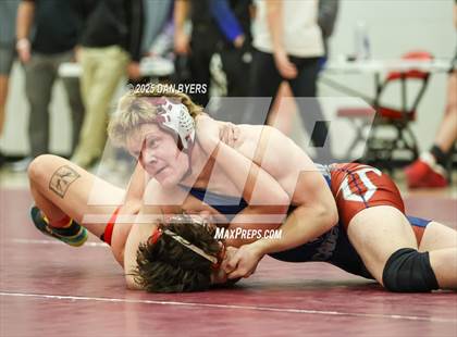 Thumbnail 3 in CHSAA 3A Region 4 Day One photogallery.