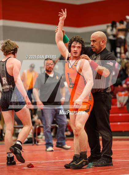 Thumbnail 1 in CHSAA 3A Region 4 Day One photogallery.