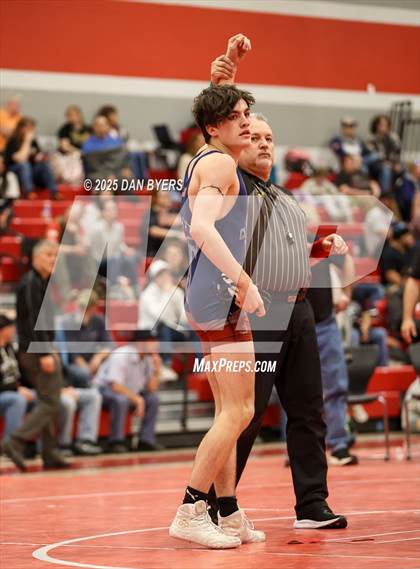 Thumbnail 3 in CHSAA 3A Region 4 Day One photogallery.