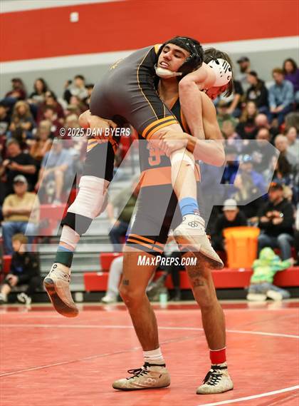 Thumbnail 2 in CHSAA 3A Region 4 Day One photogallery.
