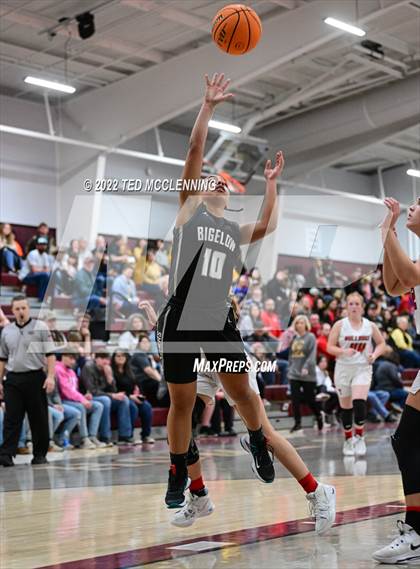 Thumbnail 2 in Tuckerman vs. Bigelow (AAA 2A Regional 1st round) photogallery.