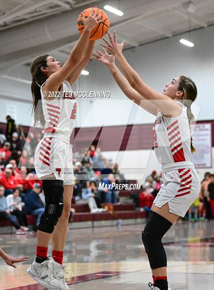 Thumbnail 1 in Tuckerman vs. Bigelow (AAA 2A Regional 1st round) photogallery.