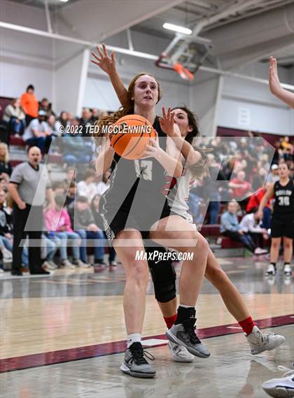 Thumbnail 1 in Tuckerman vs. Bigelow (AAA 2A Regional 1st round) photogallery.