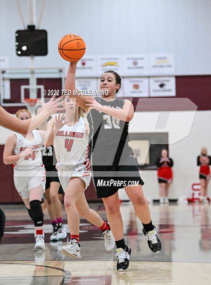Thumbnail 3 in Tuckerman vs. Bigelow (AAA 2A Regional 1st round) photogallery.