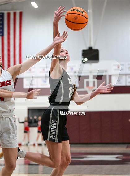 Thumbnail 3 in Tuckerman vs. Bigelow (AAA 2A Regional 1st round) photogallery.