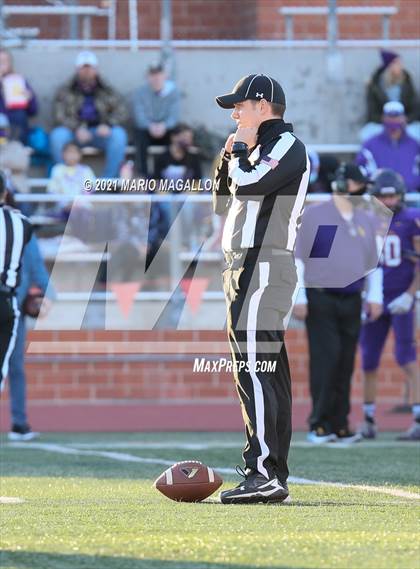 Thumbnail 3 in Pioneer vs Liberty Hill (UIL 5A D2 Quarterfinal Playoff) photogallery.