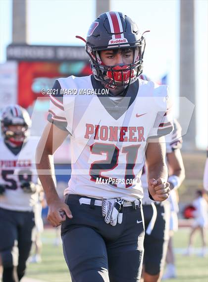 Thumbnail 2 in Pioneer vs Liberty Hill (UIL 5A D2 Quarterfinal Playoff) photogallery.
