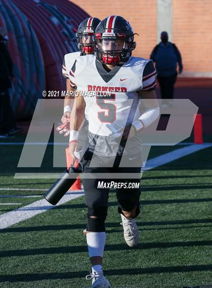 Thumbnail 2 in Pioneer vs Liberty Hill (UIL 5A D2 Quarterfinal Playoff) photogallery.