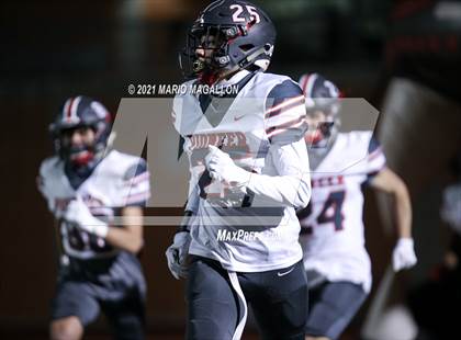Thumbnail 3 in Pioneer vs Liberty Hill (UIL 5A D2 Quarterfinal Playoff) photogallery.