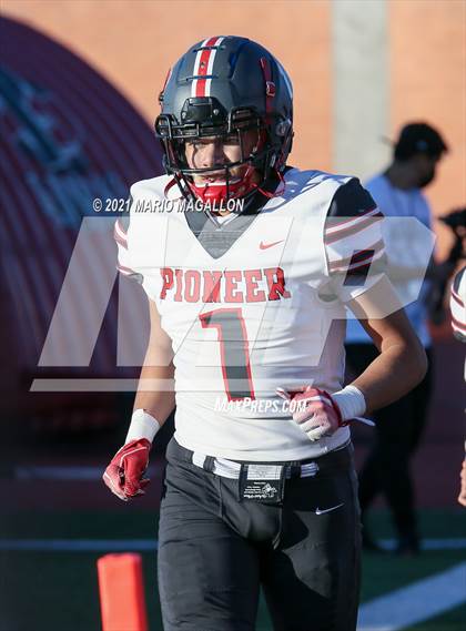 Thumbnail 3 in Pioneer vs Liberty Hill (UIL 5A D2 Quarterfinal Playoff) photogallery.