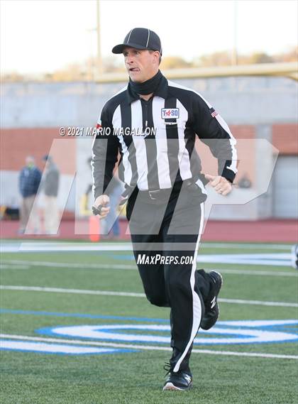 Thumbnail 3 in Pioneer vs Liberty Hill (UIL 5A D2 Quarterfinal Playoff) photogallery.