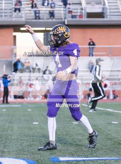 Thumbnail 1 in Pioneer vs Liberty Hill (UIL 5A D2 Quarterfinal Playoff) photogallery.