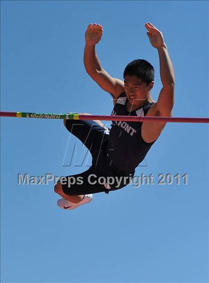 Thumbnail 3 in Sacramento Meet of Champions (Boys Pole Vault) photogallery.