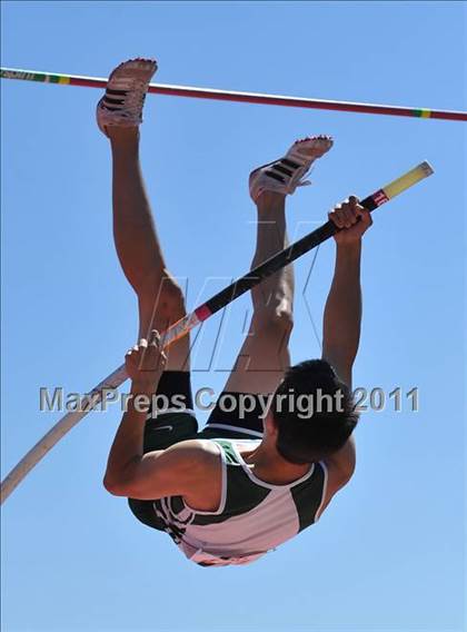 Thumbnail 2 in Sacramento Meet of Champions (Boys Pole Vault) photogallery.