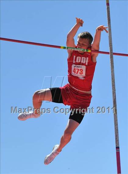 Thumbnail 2 in Sacramento Meet of Champions (Boys Pole Vault) photogallery.