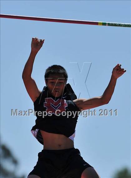 Thumbnail 3 in Sacramento Meet of Champions (Boys Pole Vault) photogallery.