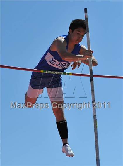 Thumbnail 2 in Sacramento Meet of Champions (Boys Pole Vault) photogallery.