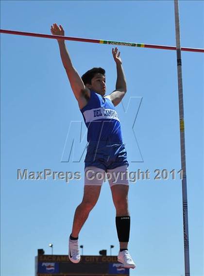 Thumbnail 1 in Sacramento Meet of Champions (Boys Pole Vault) photogallery.