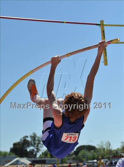 Thumbnail 3 in Sacramento Meet of Champions (Boys Pole Vault) photogallery.