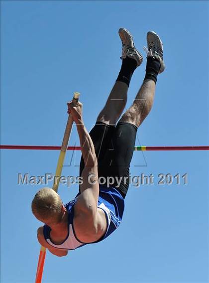 Thumbnail 3 in Sacramento Meet of Champions (Boys Pole Vault) photogallery.