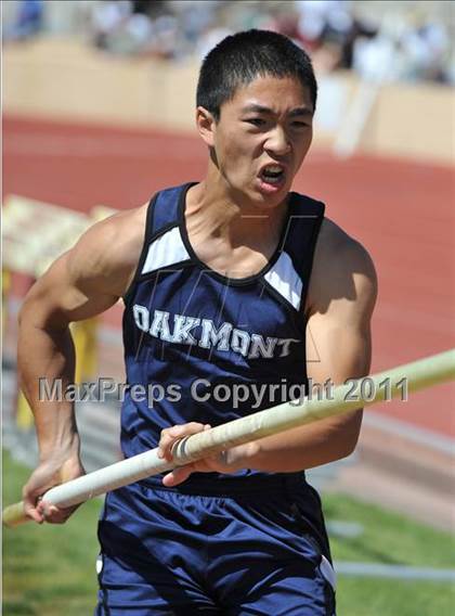 Thumbnail 3 in Sacramento Meet of Champions (Boys Pole Vault) photogallery.