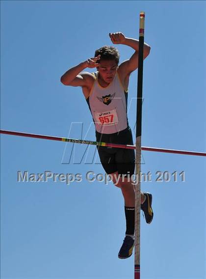 Thumbnail 3 in Sacramento Meet of Champions (Boys Pole Vault) photogallery.