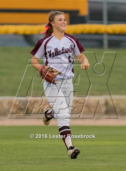 Thumbnail 3 in Hallettsville vs. Santa Gertrudis Academy (UIL 3A Regional Final) photogallery.