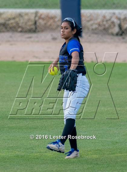 Thumbnail 3 in Hallettsville vs. Santa Gertrudis Academy (UIL 3A Regional Final) photogallery.