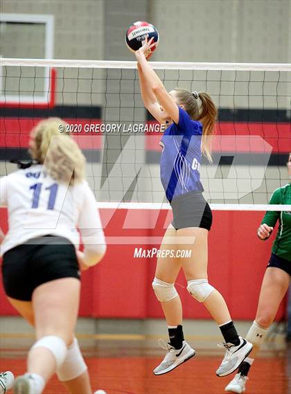 Thumbnail 3 in Guyer vs V.R. Eaton (UIL 6A Regional Semifinal) photogallery.