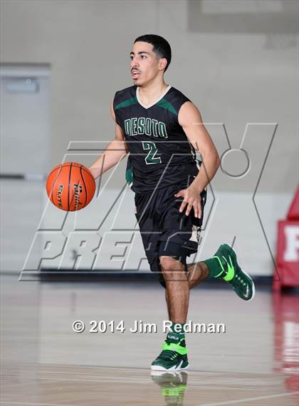 Thumbnail 1 in Atascocita vs. DeSoto (McDonald's Texas Invitational) photogallery.