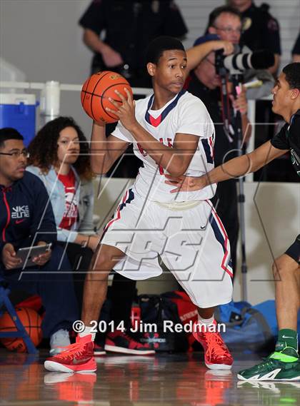 Thumbnail 1 in Atascocita vs. DeSoto (McDonald's Texas Invitational) photogallery.