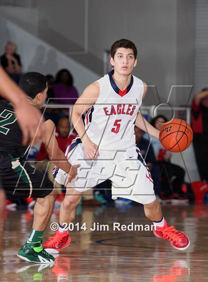 Thumbnail 1 in Atascocita vs. DeSoto (McDonald's Texas Invitational) photogallery.
