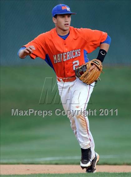 Thumbnail 3 in Marvin Ridge vs. South Point (NCHSAA 3A West Final) photogallery.