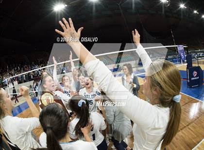 Thumbnail 3 in Chaparral vs. Valor Christian (CHSAA 5A State Final) photogallery.