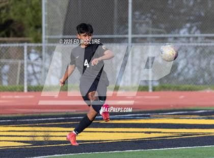 Thumbnail 2 in FR: Peninsula vs Mater Dei photogallery.