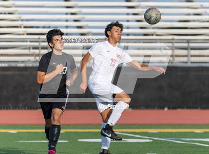 Thumbnail 1 in FR: Peninsula vs Mater Dei photogallery.